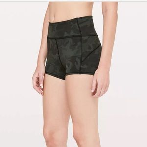 Lululemon In Movement Short Size 4